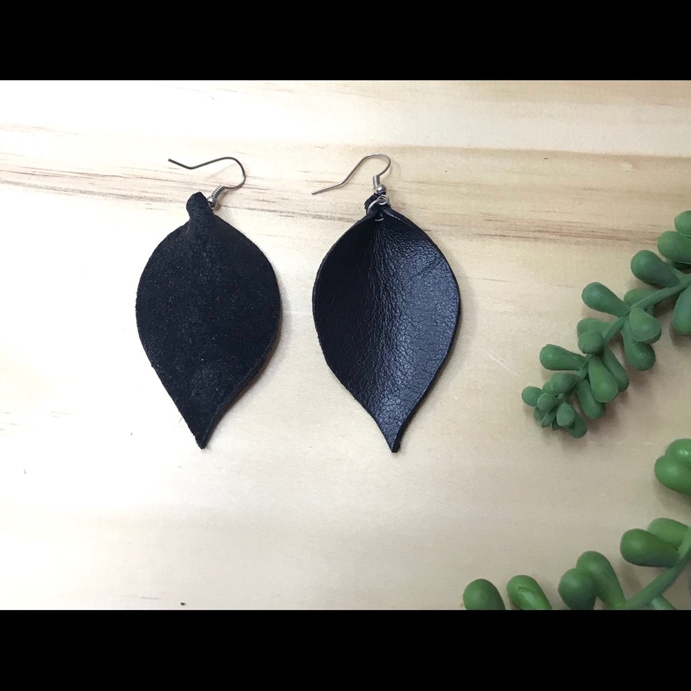 Teardrop Shaped - Dangle & Drop Leather Earrings